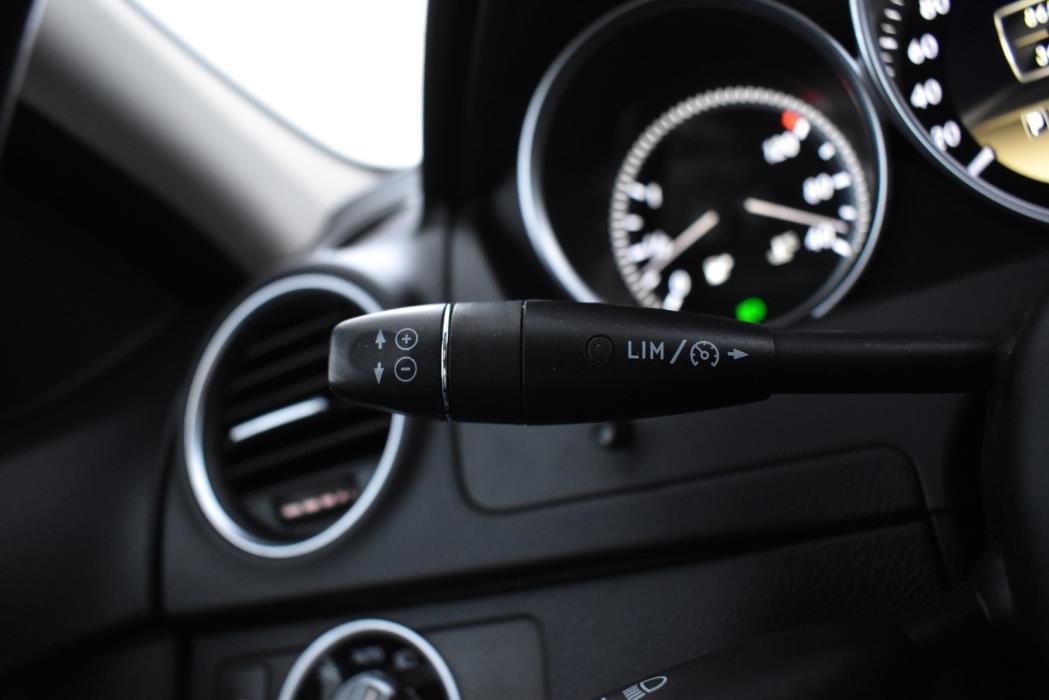 MERCEDES-BENZ C 2012