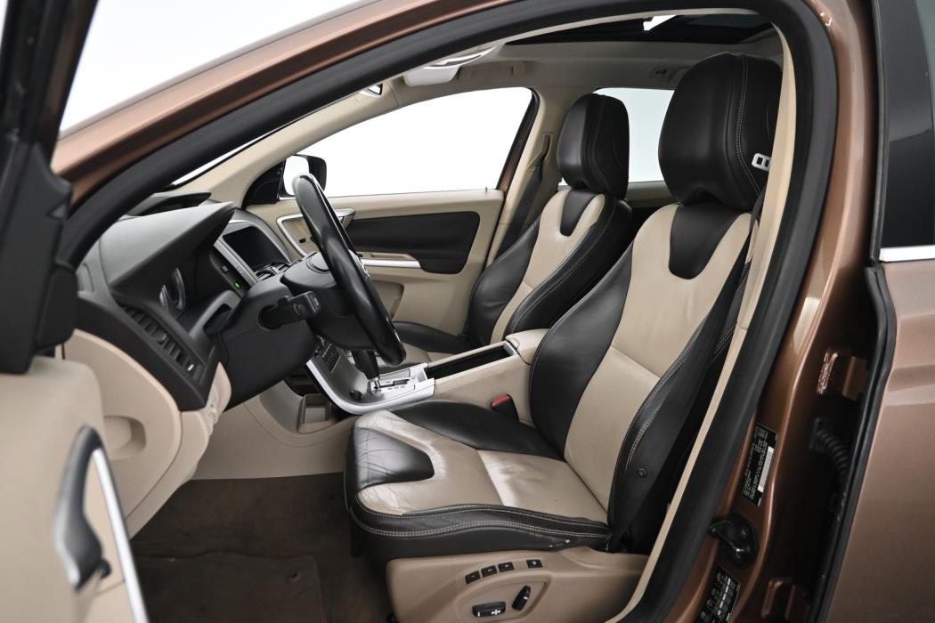 VOLVO XC60 2011