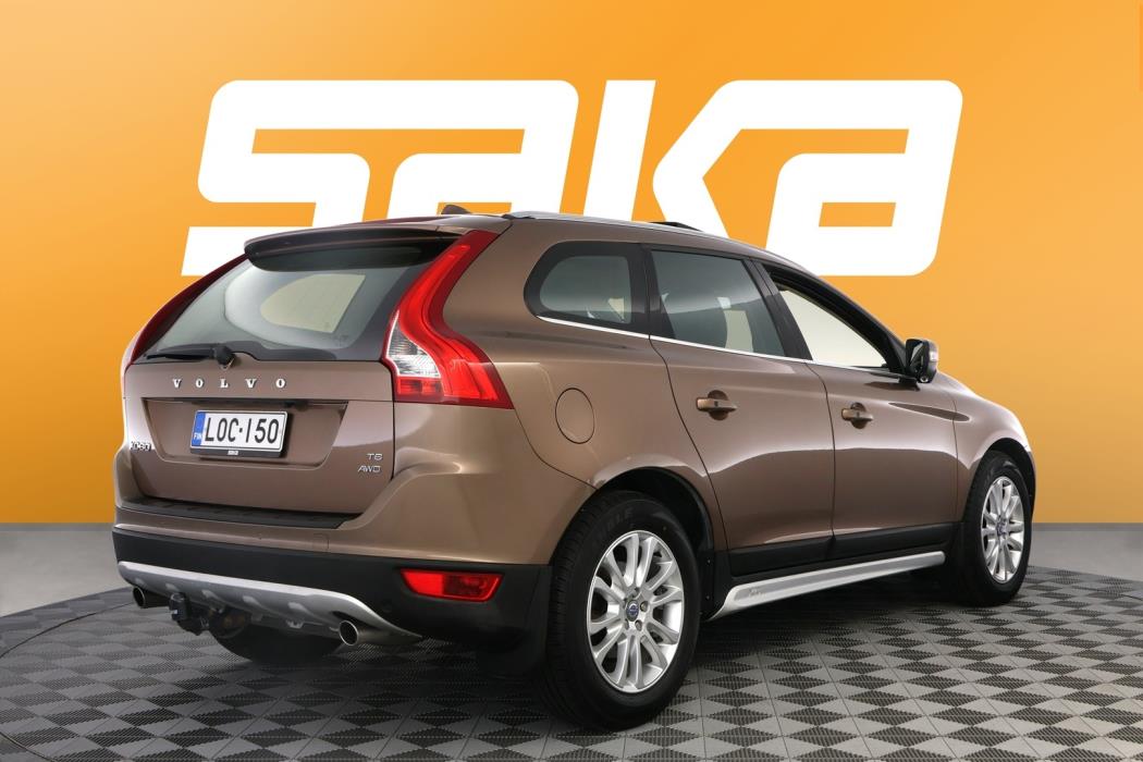 VOLVO XC60 2011