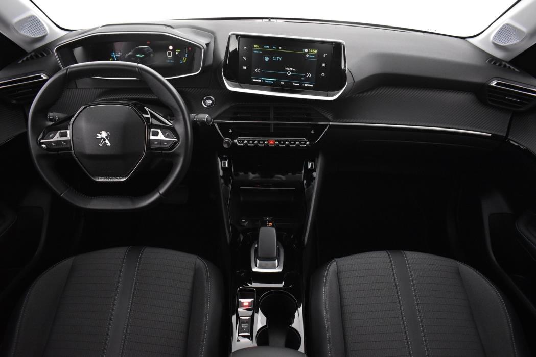 PEUGEOT e-208 2021
