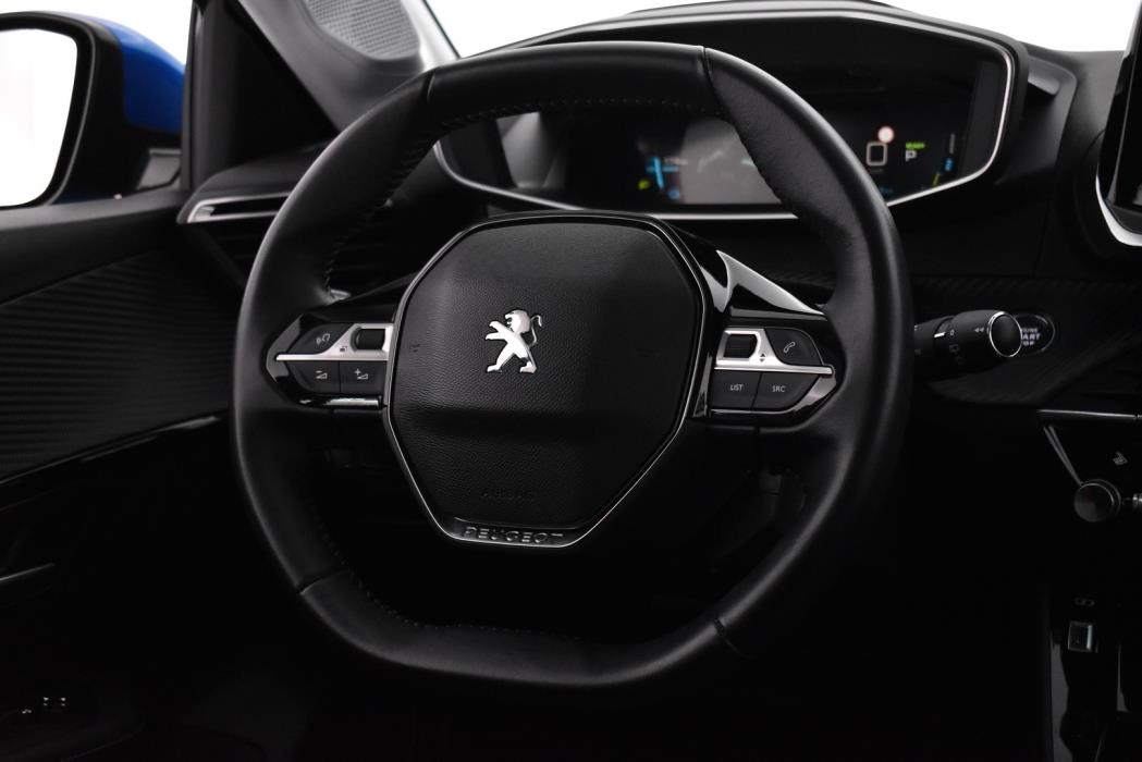 PEUGEOT e-208 2021