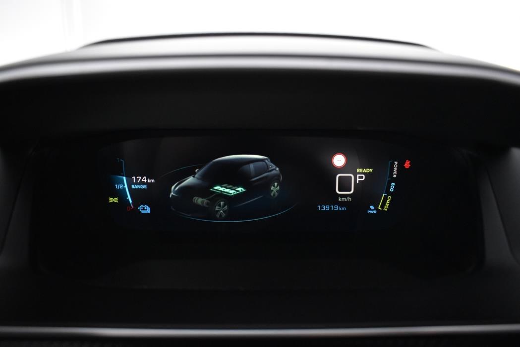 PEUGEOT e-208 2021