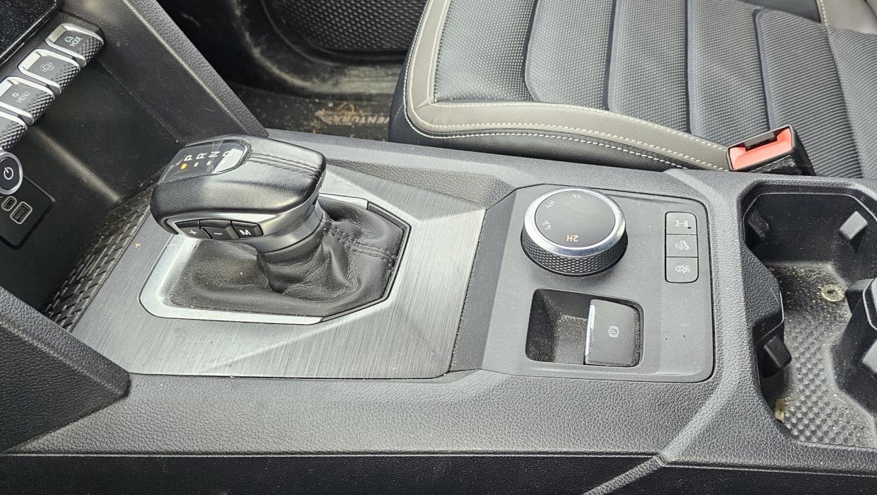 VOLKSWAGEN Amarok 2023