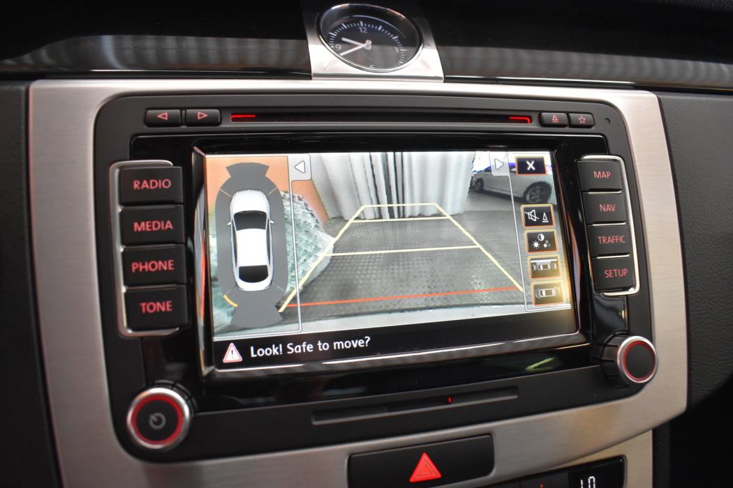 VOLKSWAGEN Passat 2012