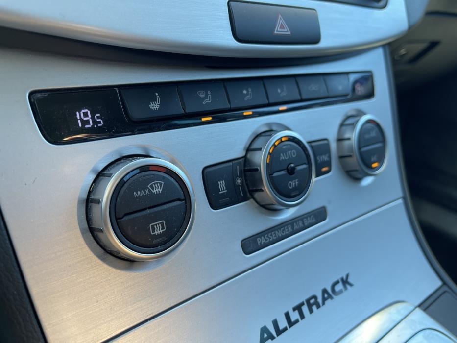 VOLKSWAGEN Passat 2014