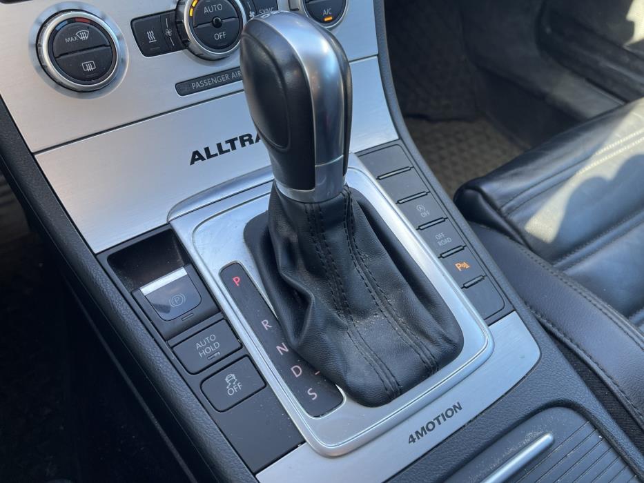 VOLKSWAGEN Passat 2014