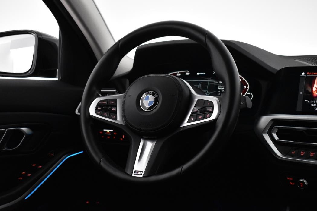 BMW 330 2021