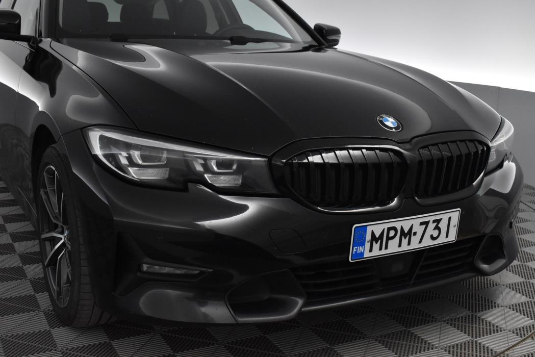 BMW 330 2021