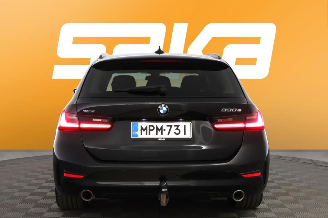BMW 330 2021