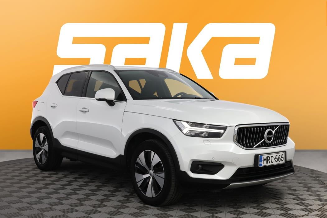 VOLVO XC40 2021