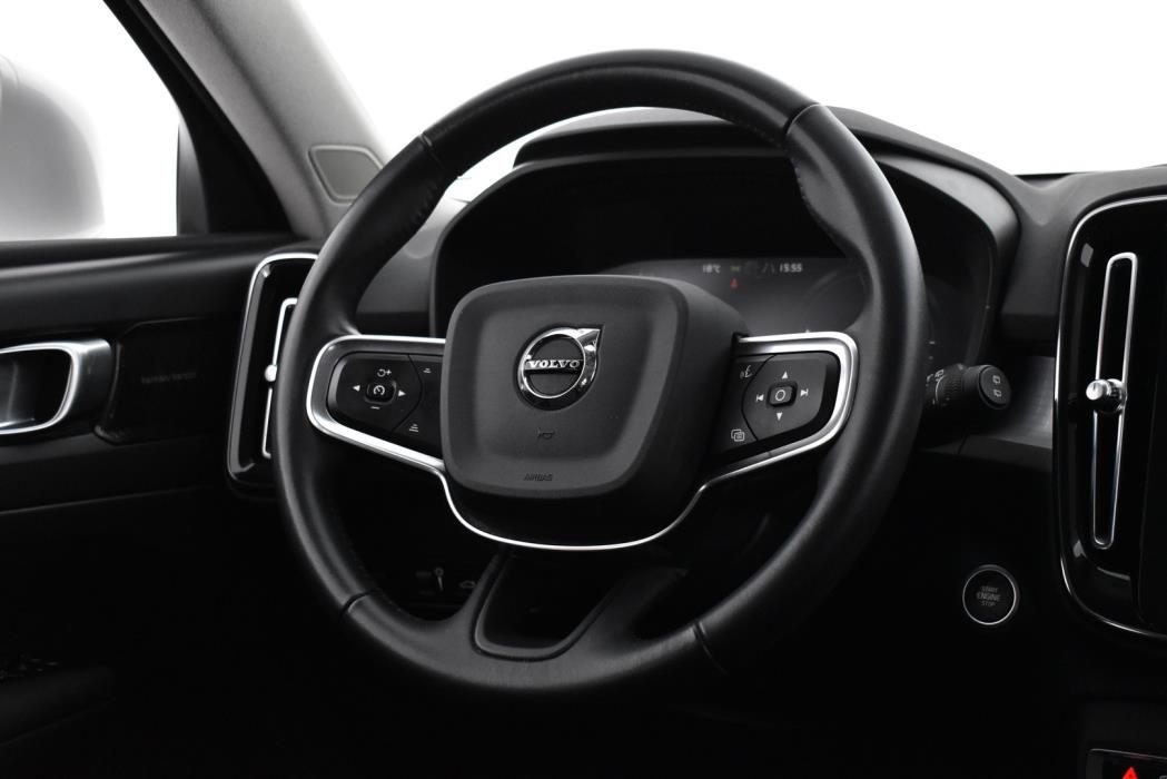 VOLVO XC40 2021