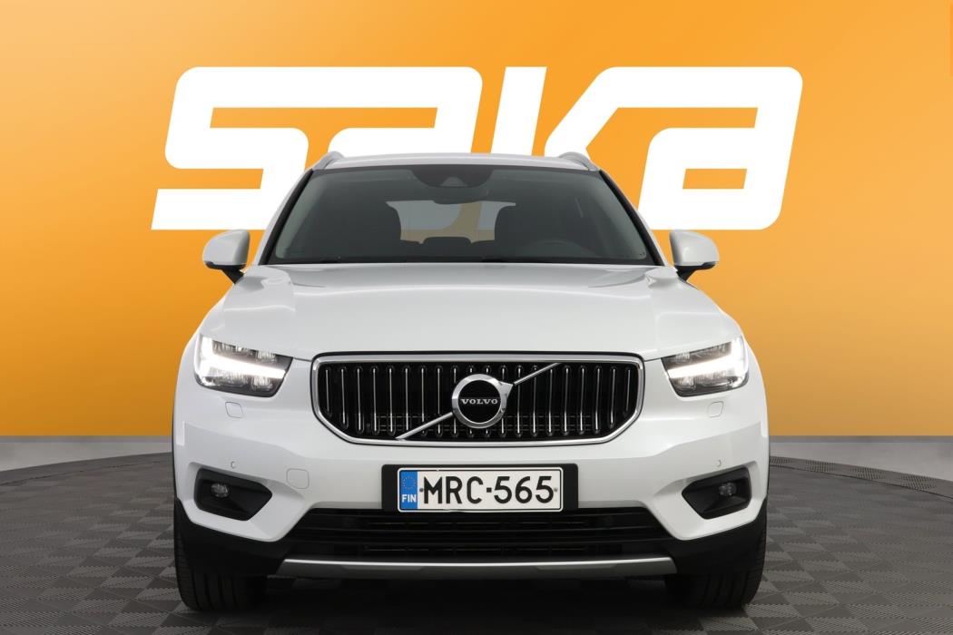 VOLVO XC40 2021