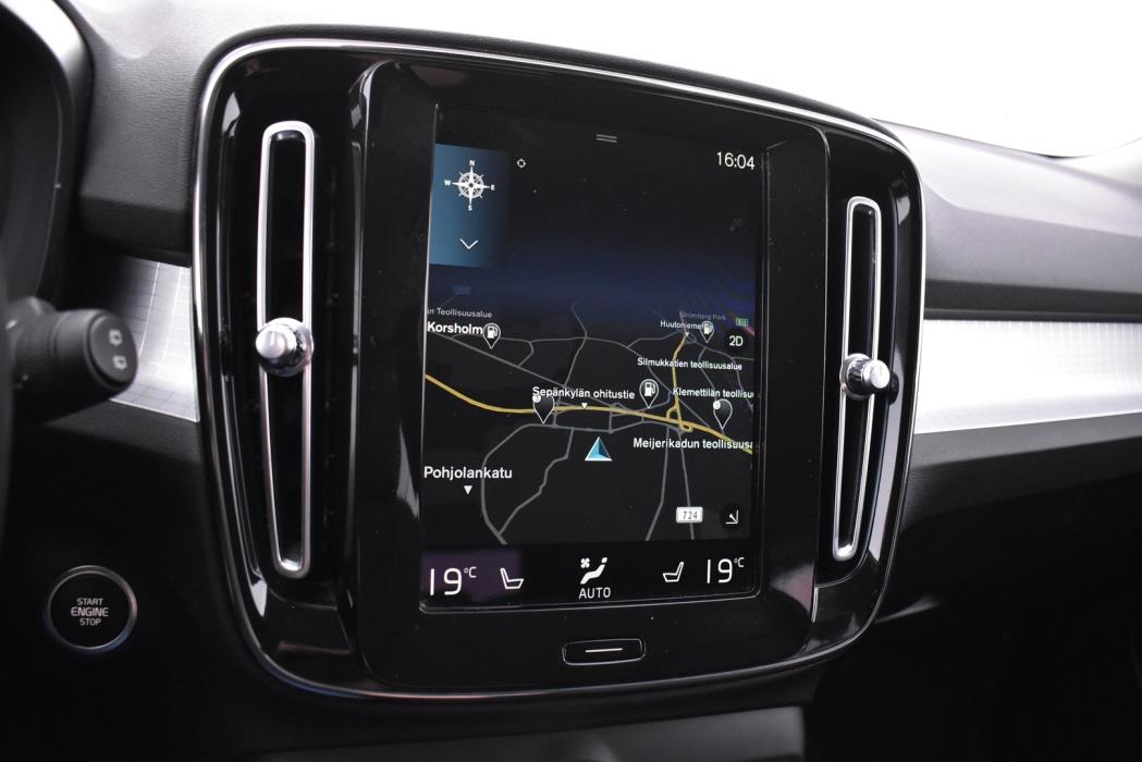 VOLVO XC40 2021