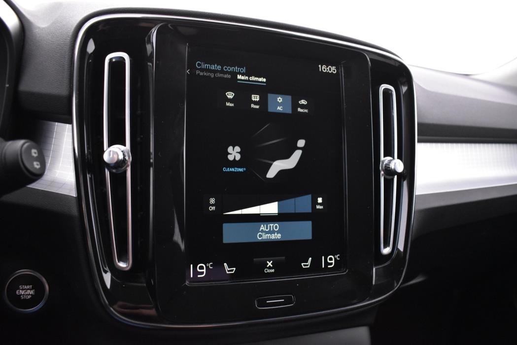 VOLVO XC40 2021