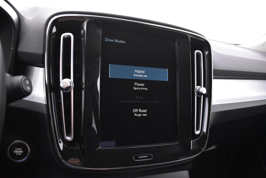 VOLVO XC40 2021