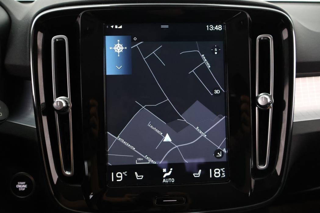 VOLVO XC40 2021