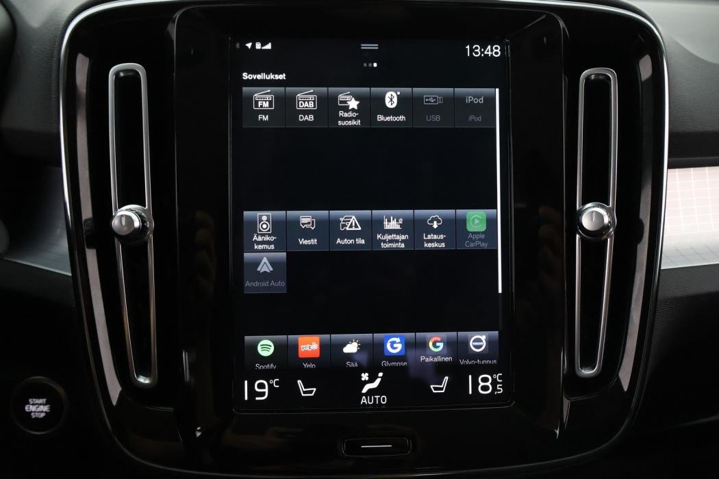 VOLVO XC40 2021
