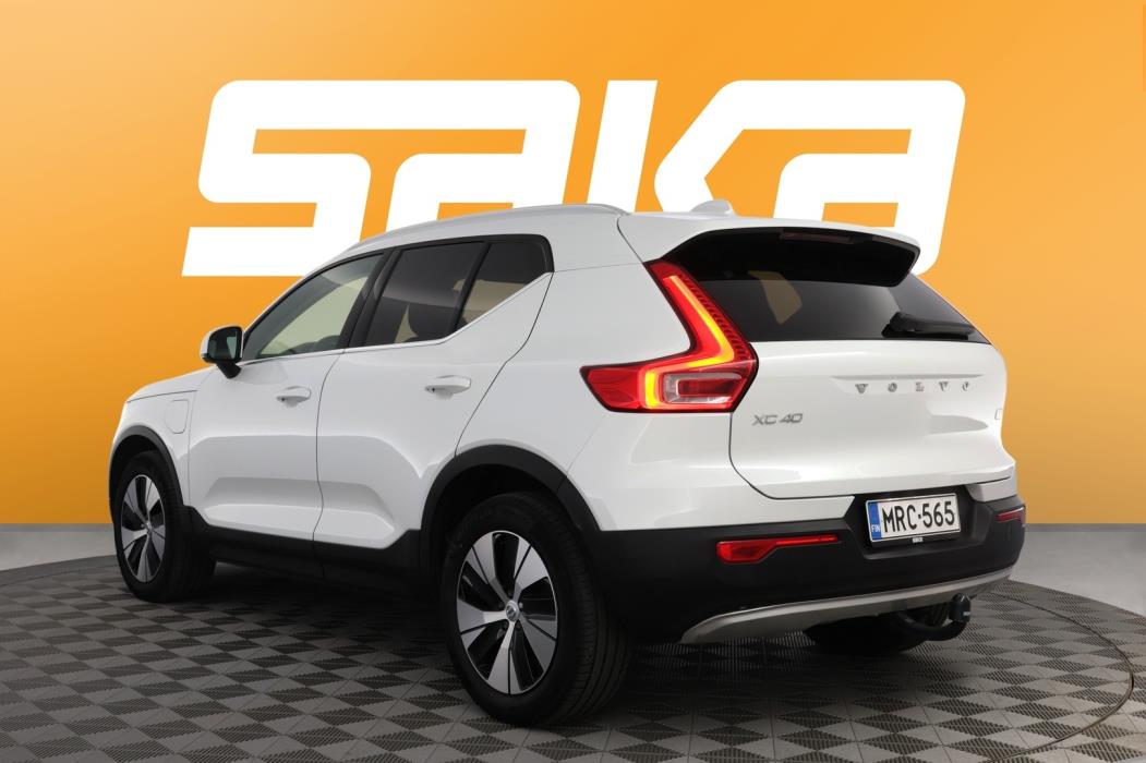VOLVO XC40 2021