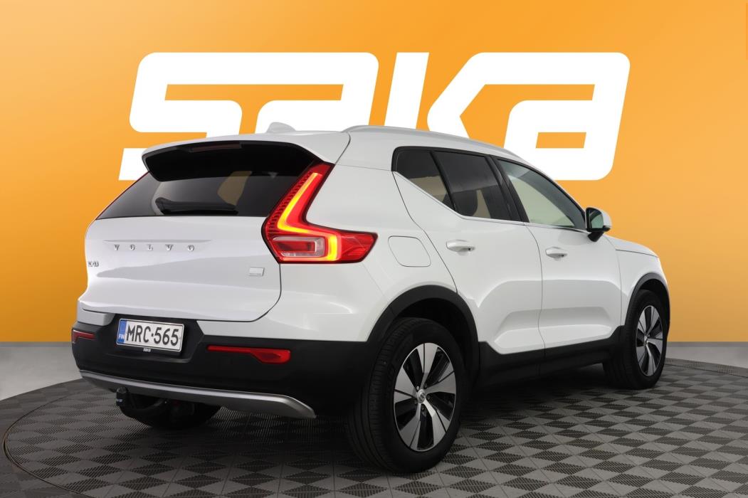 VOLVO XC40 2021