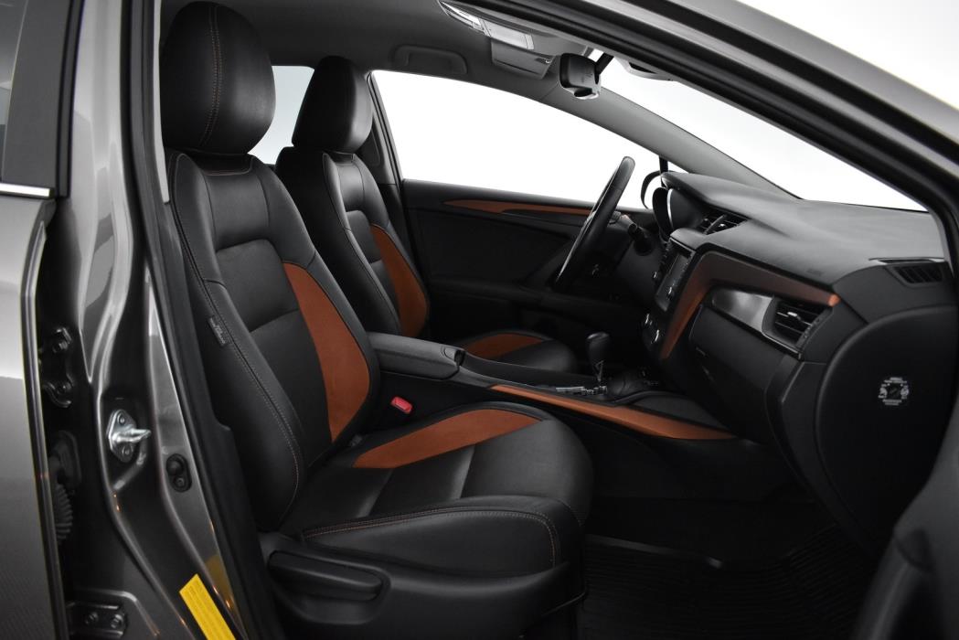 TOYOTA Avensis 2016