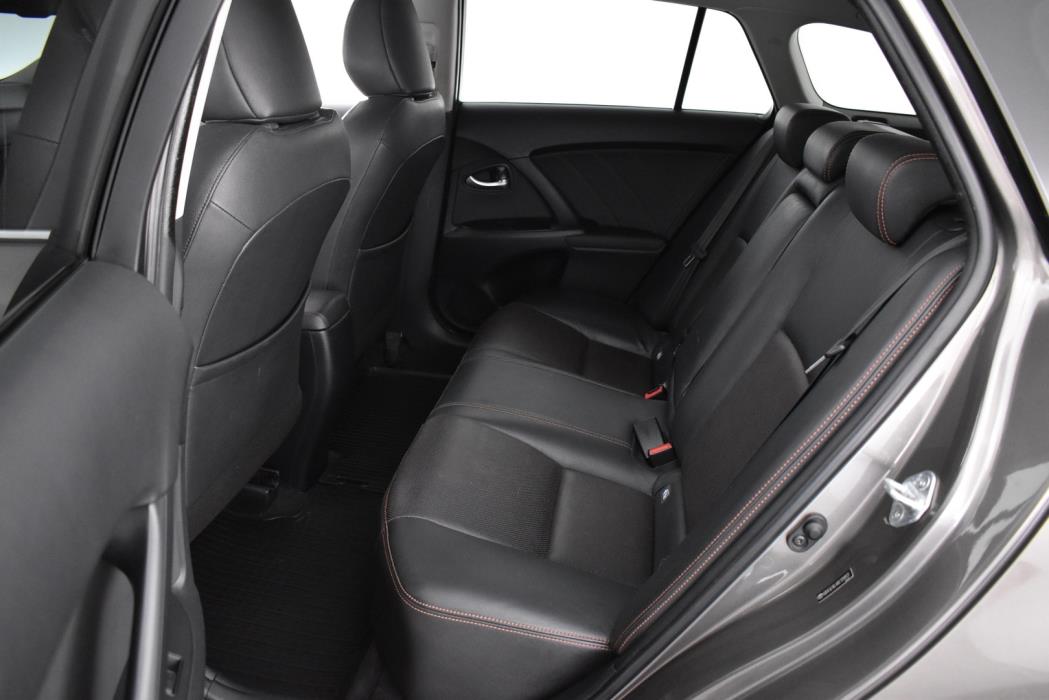 TOYOTA Avensis 2016