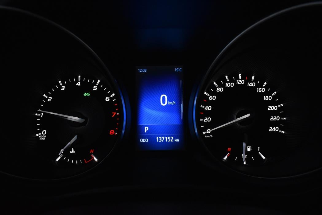 TOYOTA Avensis 2016