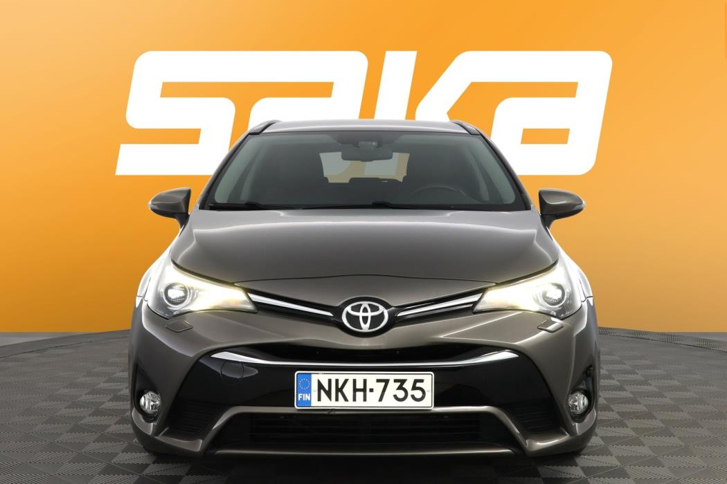 TOYOTA Avensis 2016