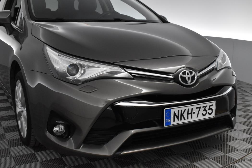 TOYOTA Avensis 2016