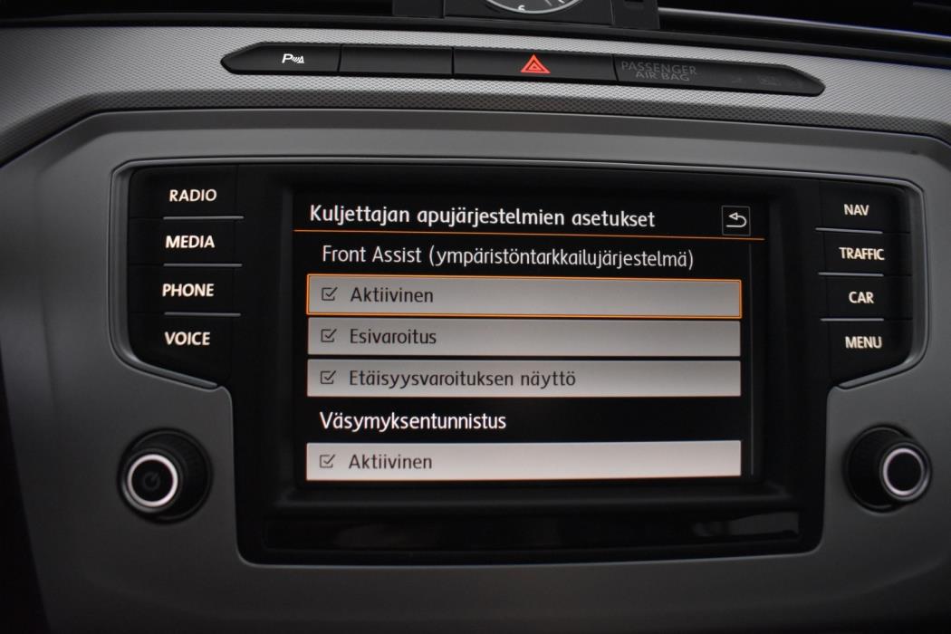 VOLKSWAGEN Passat 2016