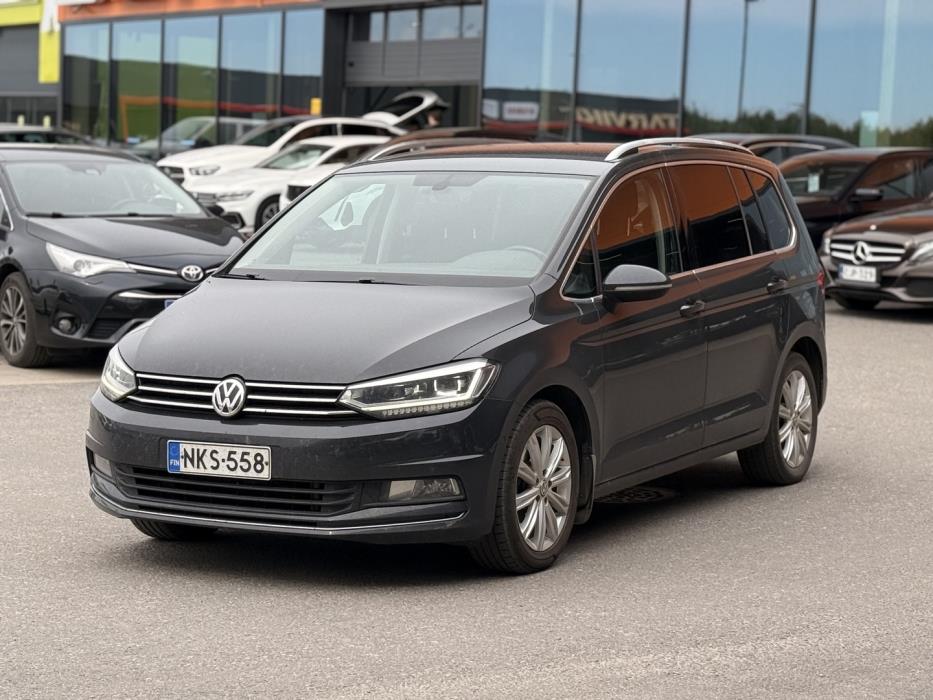 VOLKSWAGEN Touran 2017