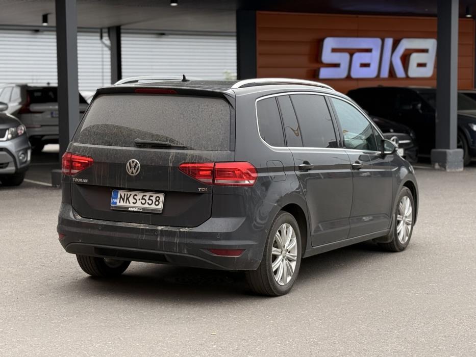 VOLKSWAGEN Touran 2017