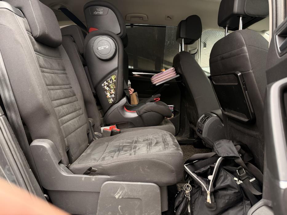VOLKSWAGEN Touran 2017