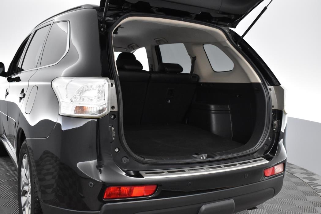 MITSUBISHI Outlander PHEV 2014