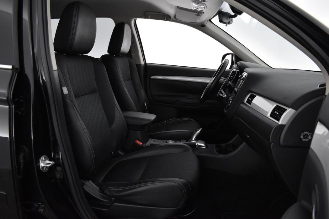 MITSUBISHI Outlander PHEV 2014