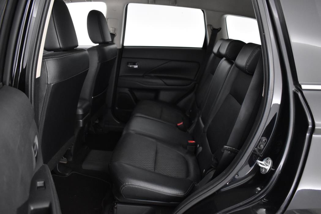 MITSUBISHI Outlander PHEV 2014