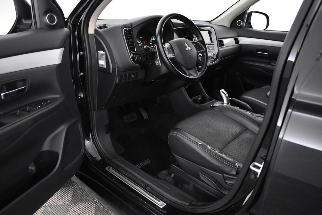 MITSUBISHI Outlander PHEV 2014