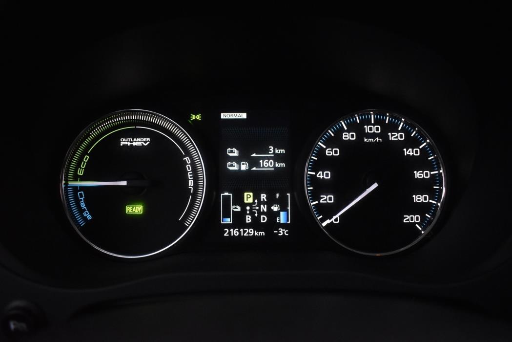 MITSUBISHI Outlander PHEV 2014