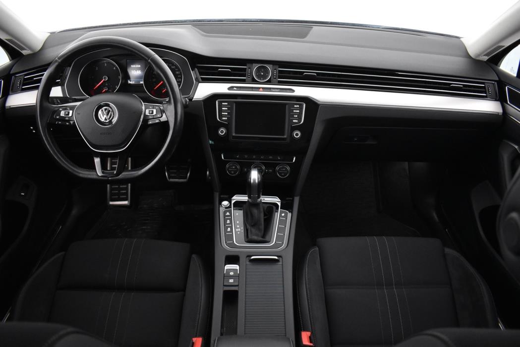 VOLKSWAGEN Passat 2017