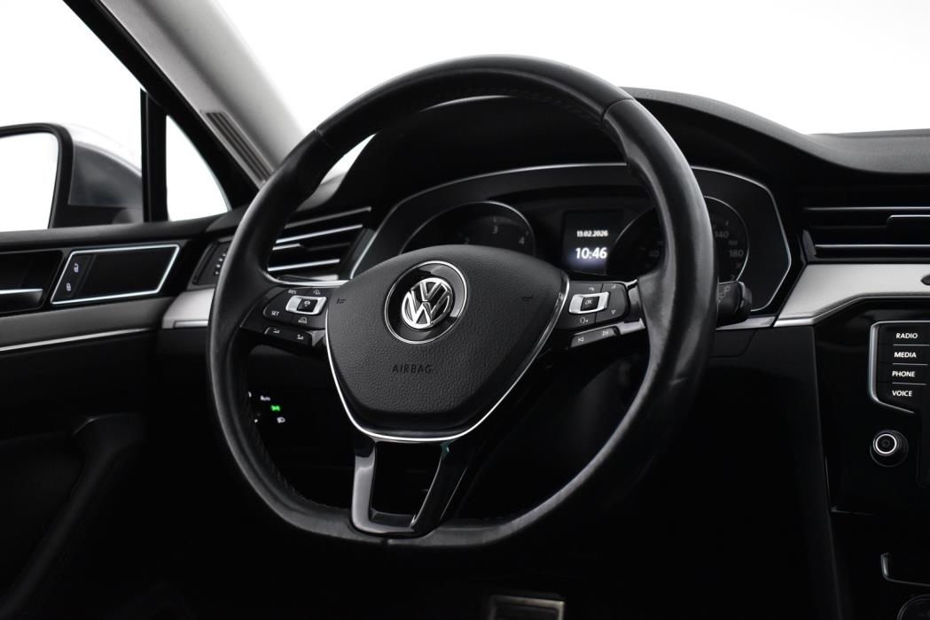 VOLKSWAGEN Passat 2017