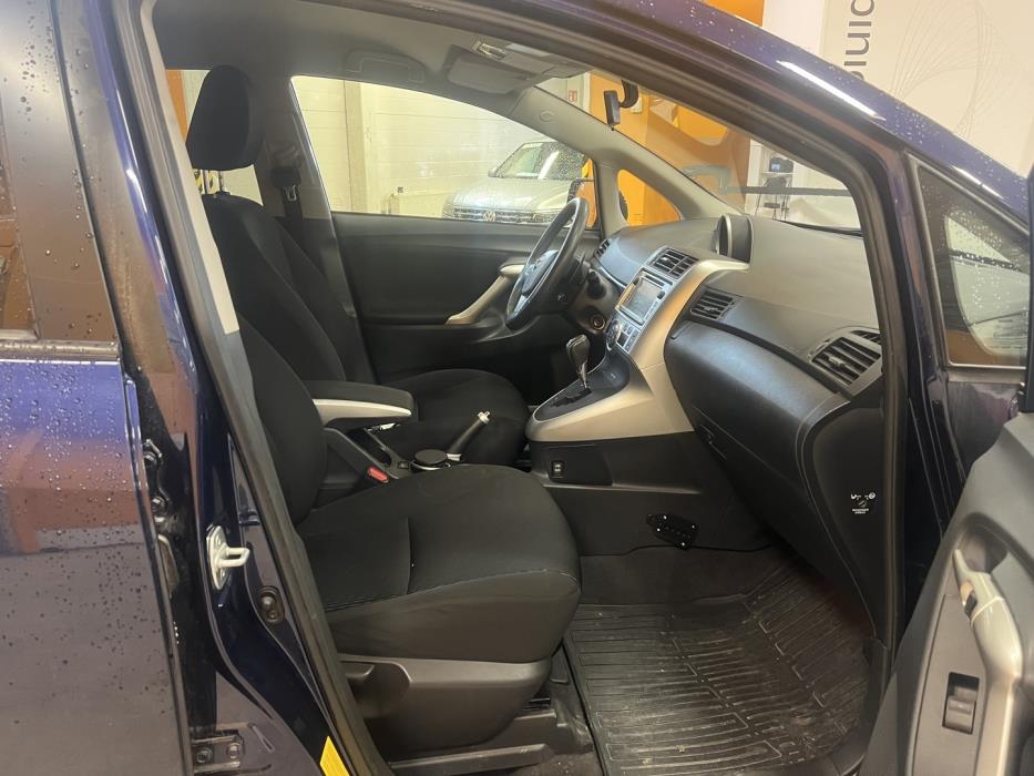 TOYOTA Verso 2012