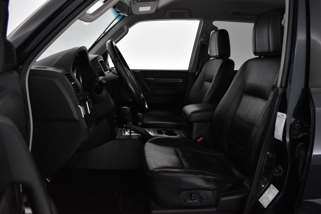 MITSUBISHI Pajero 2007