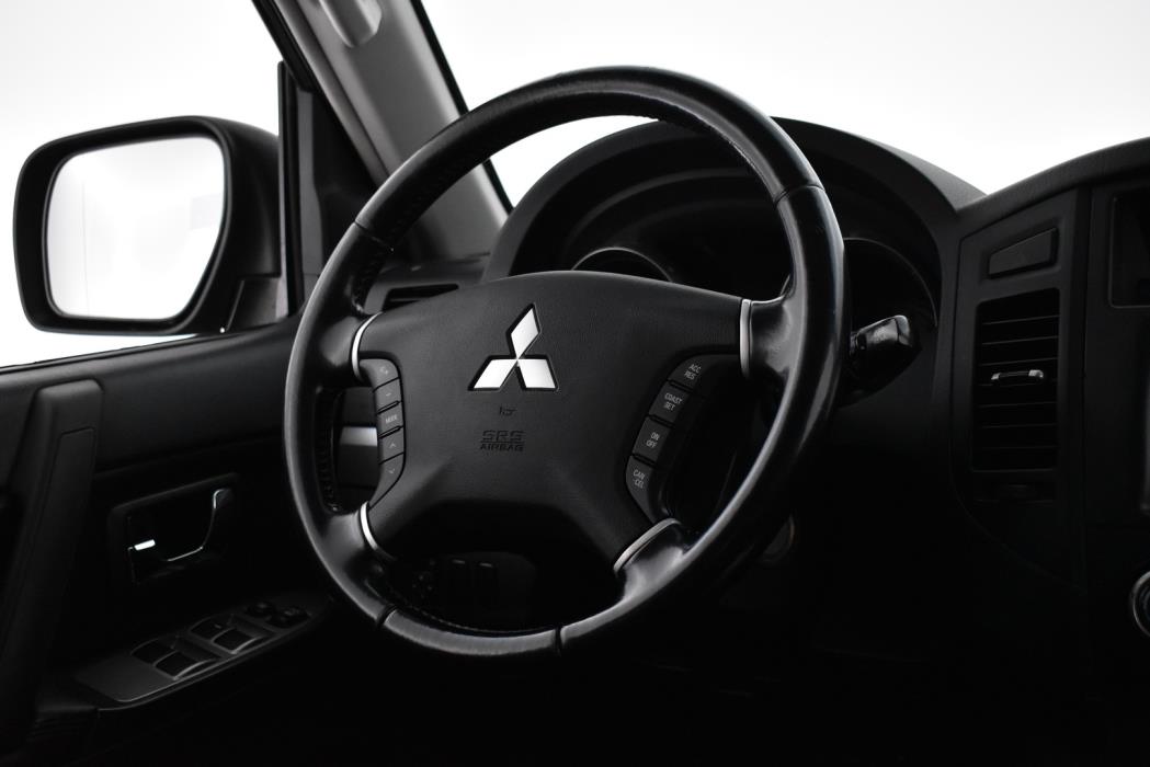 MITSUBISHI Pajero 2007