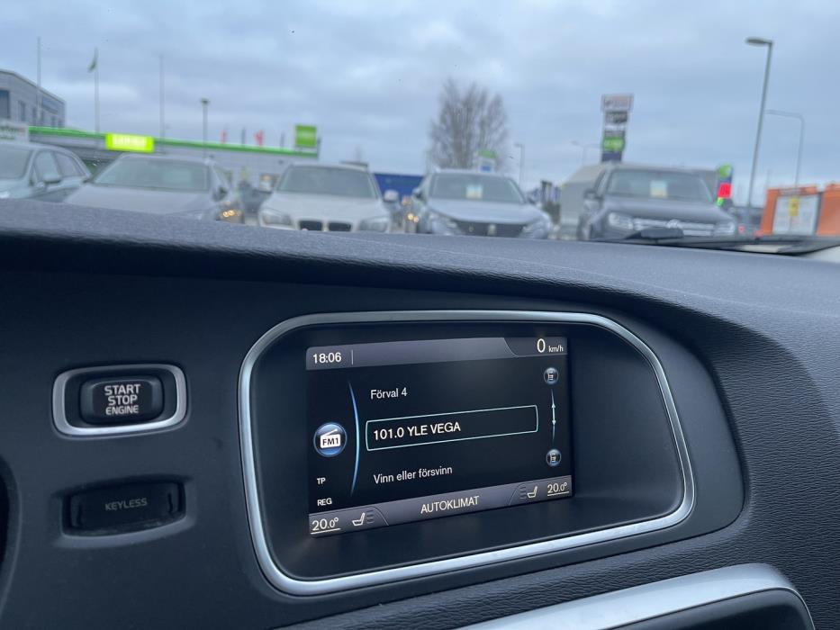 VOLVO V40 Cross Country 2013