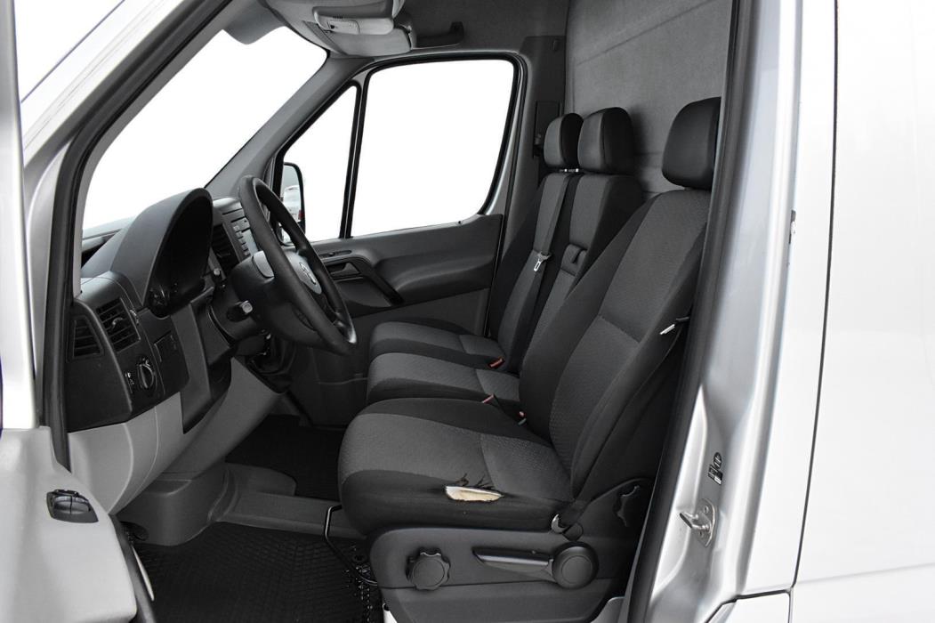 VOLKSWAGEN Crafter 2015