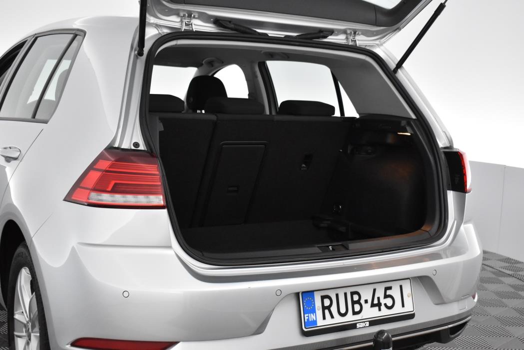 VOLKSWAGEN Golf 2019