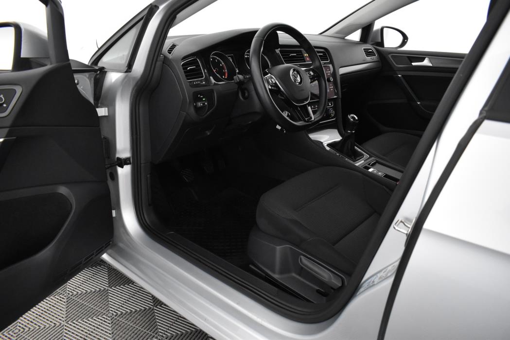 VOLKSWAGEN Golf 2019