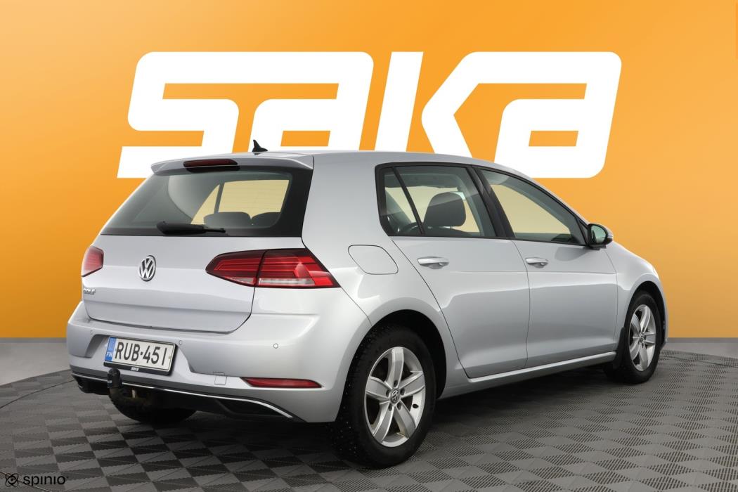 VOLKSWAGEN Golf 2019