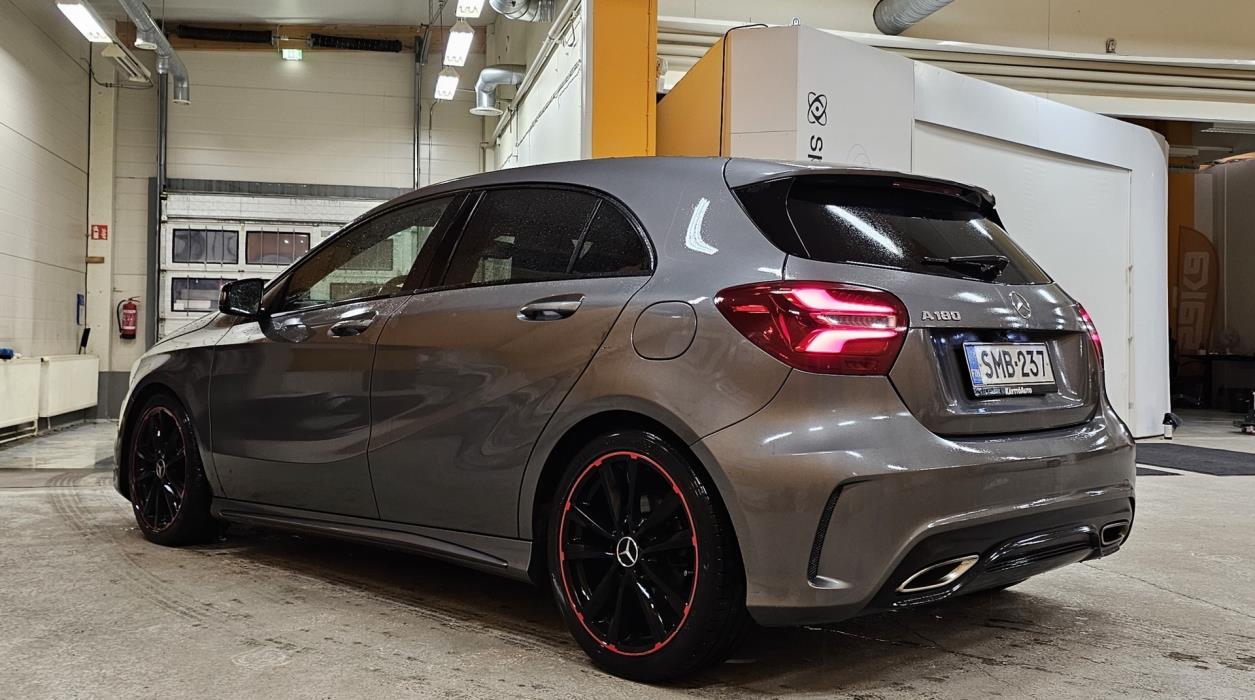 MERCEDES-BENZ A 2017