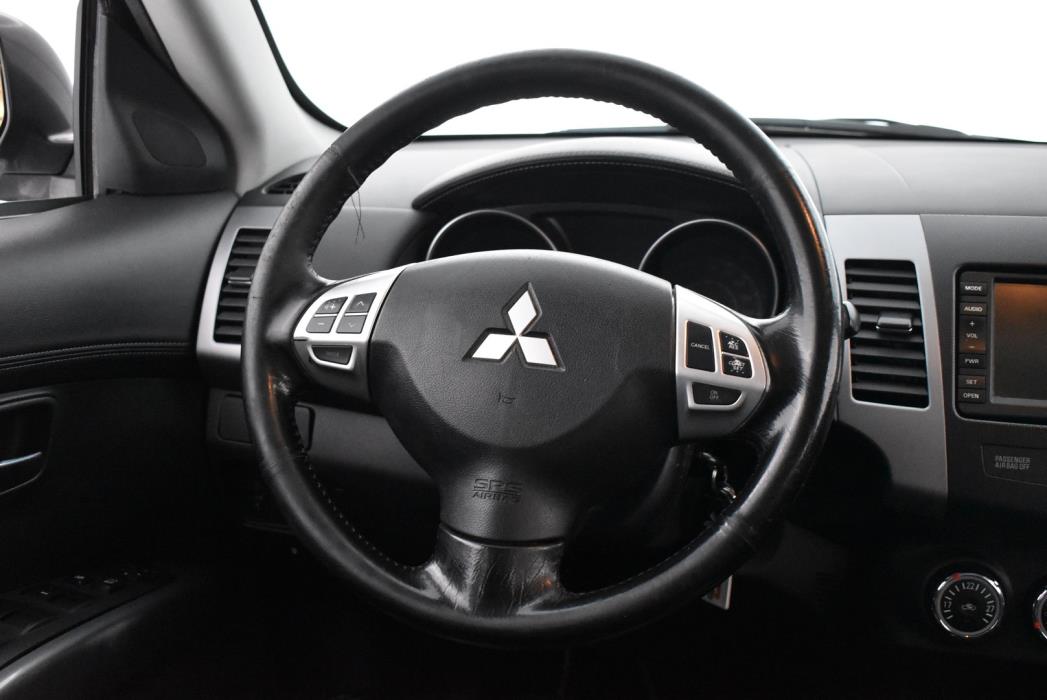 MITSUBISHI Outlander 2011
