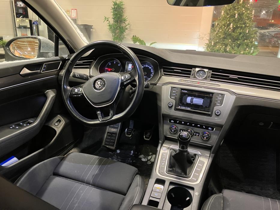 VOLKSWAGEN Passat 2016